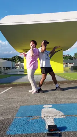 APTEU APTEU UH AHAM AHAM @ROSÉ @sunny #rose #brunomars #apt #dance #kpop #blackpink #roseandbrunomars #aptchallenge 