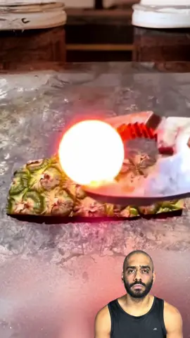 fresh pineapple skin is very fire resistant  #felipegandin #LifeHack #experiment #dicas #testes