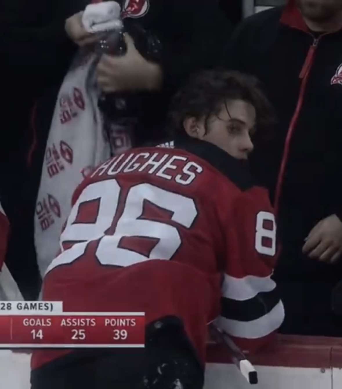 when he’s snapping other girls so i edit other guys ☺️☺️ #aftrglxws #jackhughes #devils #jackhughesedit #njdevils #hockey #NHL #fyp #foryou 