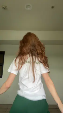 Catch my livestreaam today at 4pm PST 🤪🤓💛💚