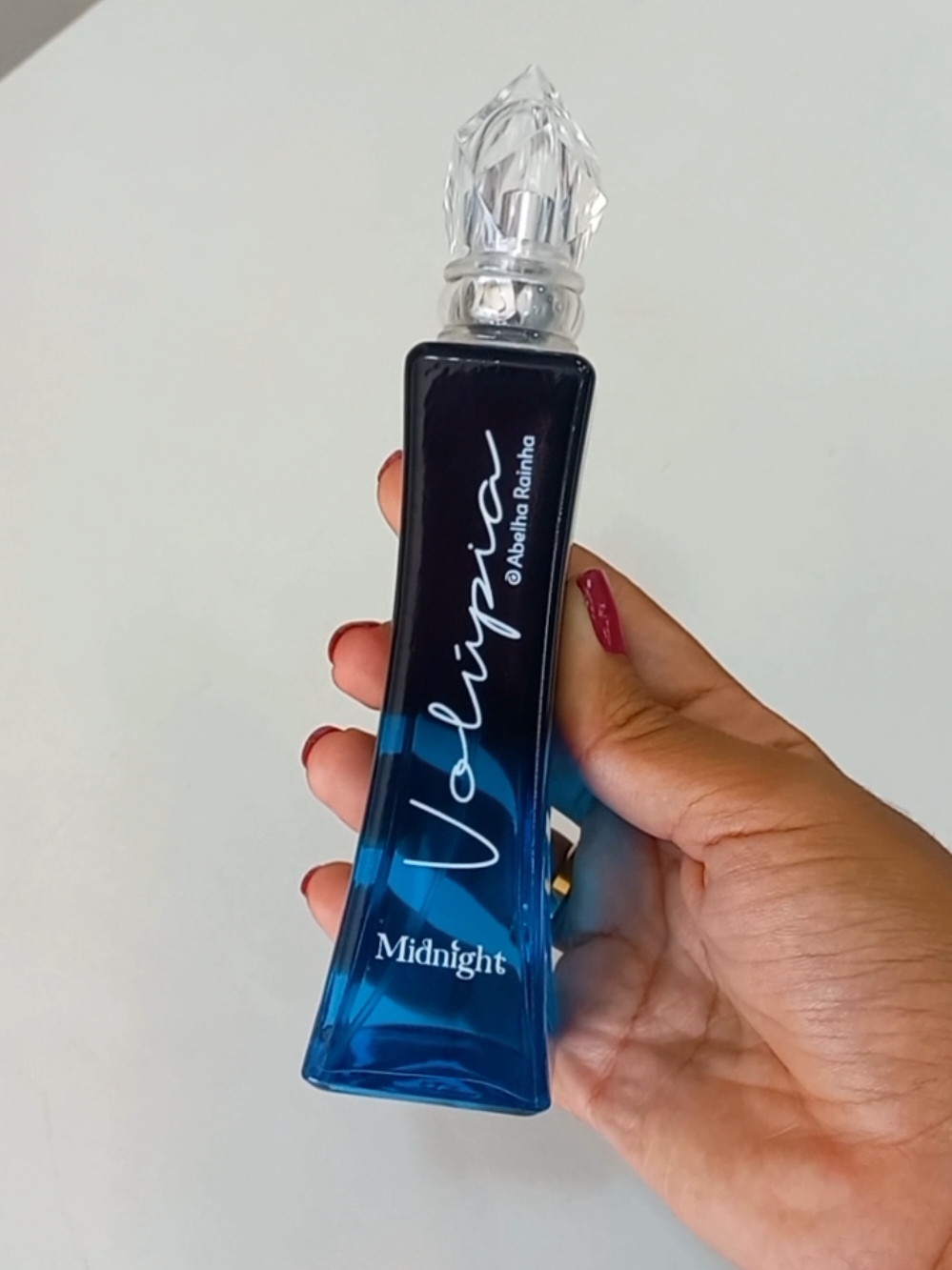 Lançamento na perfumaria da Abelha Rainha: Volúpia Midnight, um oriental floral com saída fresca. Tem fragância elegante, moderna, perfeito para usar em noites especiais. 😻