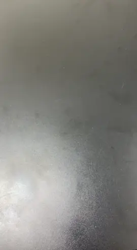 A Máquina de Cortar Cabelo Mondial CR-07 110V é um equipamento profissional para cortar cabelo, oferecendo: 1. *Voltagem*: 110V, adequada para uso em residências e salões de beleza. 2. *Potência*: 35W, suficiente para cortar cabelos grossos e finos. 3. *Velocidade*: 5.500 RPM, permitindo cortes rápidos e precisos. 4. *Lâmina*: Aço inoxidável, durável e fácil de limpar. 5. *Ajuste de comprimento*: 0,5-3,5 mm, com regulagem precisa. 6. *Peso*: Leve (aproximadamente 0,5 kg). 7. *Design*: Ergonômico, confortável para uso prolongado. 1. *Kit de acessórios*: Inclui lâminas adicionais, pente de ajuste e óleo lubrificante. 2. *Fácil manutenção*: Lâminas removíveis para limpeza e troca. 3. *Segurança*: Proteção contra superaquecimento e interruptor de segurança. 1. *Precisão*: Corte preciso e uniforme. 2. *Durabilidade*: Construção robusta e materiais de qualidade. 3. *Fácil uso*: Design intuitivo e ergonômico. 4. *Custo-efetividade*: Preço competitivo para um produto profissional. *Especificações técnicas* 1. *Marca*: Mondial 2. *Modelo*: CR-07 3. *Voltagem*: 110V 4. *Frequência*: 50/60 Hz 5. *Garantia*: Varia conforme fabricante (geralmente 1-2 anos) *Onde comprar* 1. No link da bio#lojaonline #foryouu #paravoce #follow 