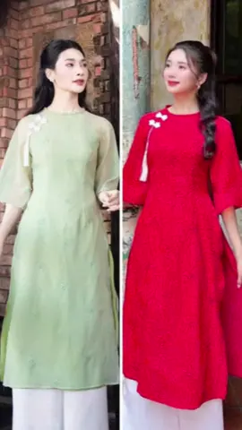 SET ÁO DÀI TƠ KÈM PHỤ KIỆN DÂY TUA PHỐI QUẦN LATIN BH140D- SAM STORE 👉290k 👍Freeship 👍FREESIZE < 53KG - Tết đến thật gần rồi đấy, nàng đã sắm cho mình Áo dài diện tết chưa. - Chất liệu gấm mềm, mịn, mát,mix quần lụa đen lưng chun co giãn. - Thiết kế phù hợp cho chị em mặc đi làm hay đi chơi tết, chụp ảnh đều toát lên vẻ dịu dàng, thanh lịch, rất tôn dáng nha chị em. - Nếu có team thì làm đủ bộ để diện lên hình bao xinh lung linh luôn ạ. THÔNG TIN SẢN PHẨM:  Chất liệu: ÁO DÀI TUYẾT TƠ - QUẦN LATIN  Size: Freesize < 53kg TÙY CHIỀU CAO Vòng ngực: 80cm - 100cm. Vòng mông: 90cm - 120cm. Vòng eo: 60cm - 75cm. 1m50 – 1m55 từ 40 – 46kg vừa. 1m55 – 1m6 từ 46 – 52kg vừa. Trên 1m6 từ 51 – 53kg vừa. Xuất xứ: Việt Nam Lưu ý khi sử dụng: - Do sự chênh lệch về cài đặt ánh sáng và màn hình, màu sắc của sản phẩm thực tế có sự chênh lệch nhẹ so với thực tế. - Do đo lường thủ công khác nhau, có thể có sai số 1-3cm nhưng trong phạm vi cho phép. - Giặt riêng sản phẩm mới bằng tay với nước lạnh và phơi khô tự nhiên (tuyệt đối không sử dụng sản phẩm với các loại bột giặt có chất tẩy cao). - Lộn mặt trái trước khi giặt để đảm bảo độ bền màu của sản phẩm. - Quý khách nhận được hàng nếu có thắc mắc vui lòng liên hệ shop trước khi đánh giá sản phẩm.Quý khách nhận được hàng, ưng sản phẩm cho shop xin 1 đánh giá 5 sao kèm hình ảnh sản phẩm nhé. - Một số sản phẩm của shop là hàng Freesize, shop đều ghi rõ số kg, màu sắc, chất liệu đều được cung cấp rõ  ràng.  - Những trường hợp sản phẩm bị lỗi, rách hoặc sản phẩm không giống hình hay kém chất lượng, khách phải cung cấp video khi khui hàng giúp shop nhé. #aodaitet #aodaithoitrang #aodaituyetto #aodaicaocap #aodailua #aodaivoan #aodaidepgiare #aodaidilam #aodaidichoi