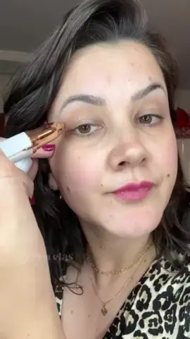 ¡BASTA DE SUFRIR CON LOS VELLOS FACIALES! Conoce la Depiladora en Forma de Lápiz y facilita tu vida. 😍 Una solución elegante para una piel suave e impecable. Sin esfuerzo y sin dolor.