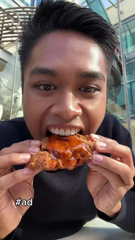 Will you be trying The Golden Feast? Across Asia, pairing bubbly drinks like champagne with fried chicken is a beloved tradition, perfect for whatever you may be celebrating this season. 🤤 #ad #PFchangs #PFchangsmukbang #mukbangasmr #asmrmukbang #friedchicken #PFChangsPartner 