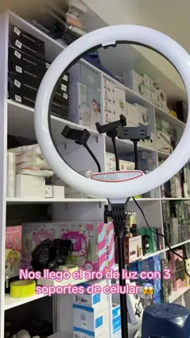 ARO DE LUZ DE 45CM🌈💡📸 *   Posee varios niveles de intensidad, 7 colores y 8 combinaciones de iluminación *   Modo de iluminación (luz cálida, luz fría, brillo ajustable) *   Posee control *   Tiene puerto de carga *   Trípode 210cm Maximo y 50 cm Minimo *   Incluye 3 soportes del teléfono *   TIENE CONTROL. #arodeluz #arogrande #aro #tictok#tictoker#tripode