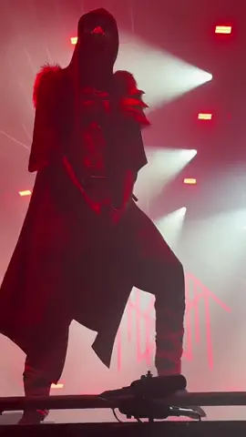 OR MAYBE MAKE A GOOD GIRL… baaaad 😈 The Summoning Sleep Token Glasgow Nov’25’24 🎥: u/C0ntinentalbreakfast (Reddit) ✨CAKED✨ #vesselsgoodgirlsgonebad  #sleeptokenthesummoning  #sleeptokenworship  #sleeptokenlive  #sleeptoken 