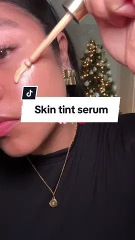 gifted by Estee Lauder  Tenia mucho tiempo queriendo probar este skint tint serum 🙌🏻👌🏻😍 el acabado y los beneficios 10/10 porque es 85% skincare , es una joyita 🌸 @esteelauder #futuristmakeup #myshademystory #skintintreview #makeup #glowmakeup #naturalmakeup #creatorsearchinsights 