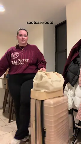 i, in fact, DO like my sootcase! traveling ootd! #OOTD #travel #sootcase 