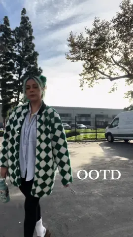 i love this checkered jacket so much #nuuly #outfitinspo #chicana 