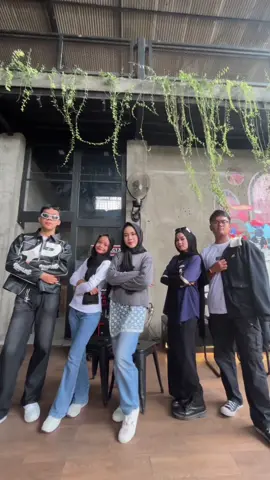 transisi kelompok 2🔥 #yearbook #trending #transition #y2k #fyp 