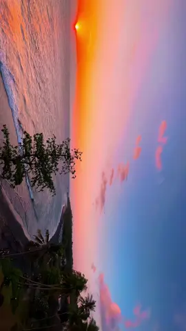 Miring sebentar ya ges yaa 😁 #somebodyspleasure #somebodyspleasure🥀 #sunset #fyy #xybca #lombokvirall🌴🌴 