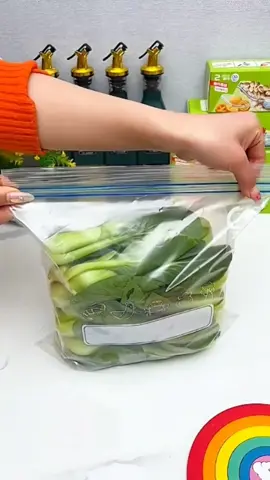 Plastik Klip Ziplock yang berguna banget untuk menyimpan makanan agar tidak cepat basi. #plastikmakanan #plastikziplock #plastikziplockmakanan #plastikklip #plastikpenyimpananmakanan #plastikziplocksayur 