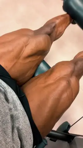 Leg Extension #workout #nervergiveup #gym #gymmotivation #GymTok #actors #bodybuilding #model #noexcuses #musculation #passion #221🇸🇳 #Fitness #motivation #determination #hardwork #discipline #nopainnogain #warrior #blackman #legextension #legday #quadriceps 
