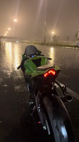 ไม่ออกไม่ตกพอ ออกเท่านั้นแหล่ะตกดีจริงๆ 🌧️ #zx10r  #bigbike  #โคราชหวานมาก🤫  #บิ๊กไบค์ 