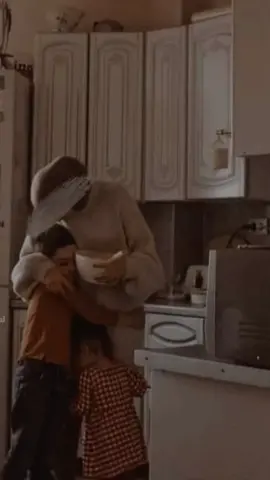 #أمي رُزقت بـيها سنداً تميل الدُنـيا وهي  لـا تمـيل❤️‍🩹 اللهم احفظها لي 🤍🤲🏻  