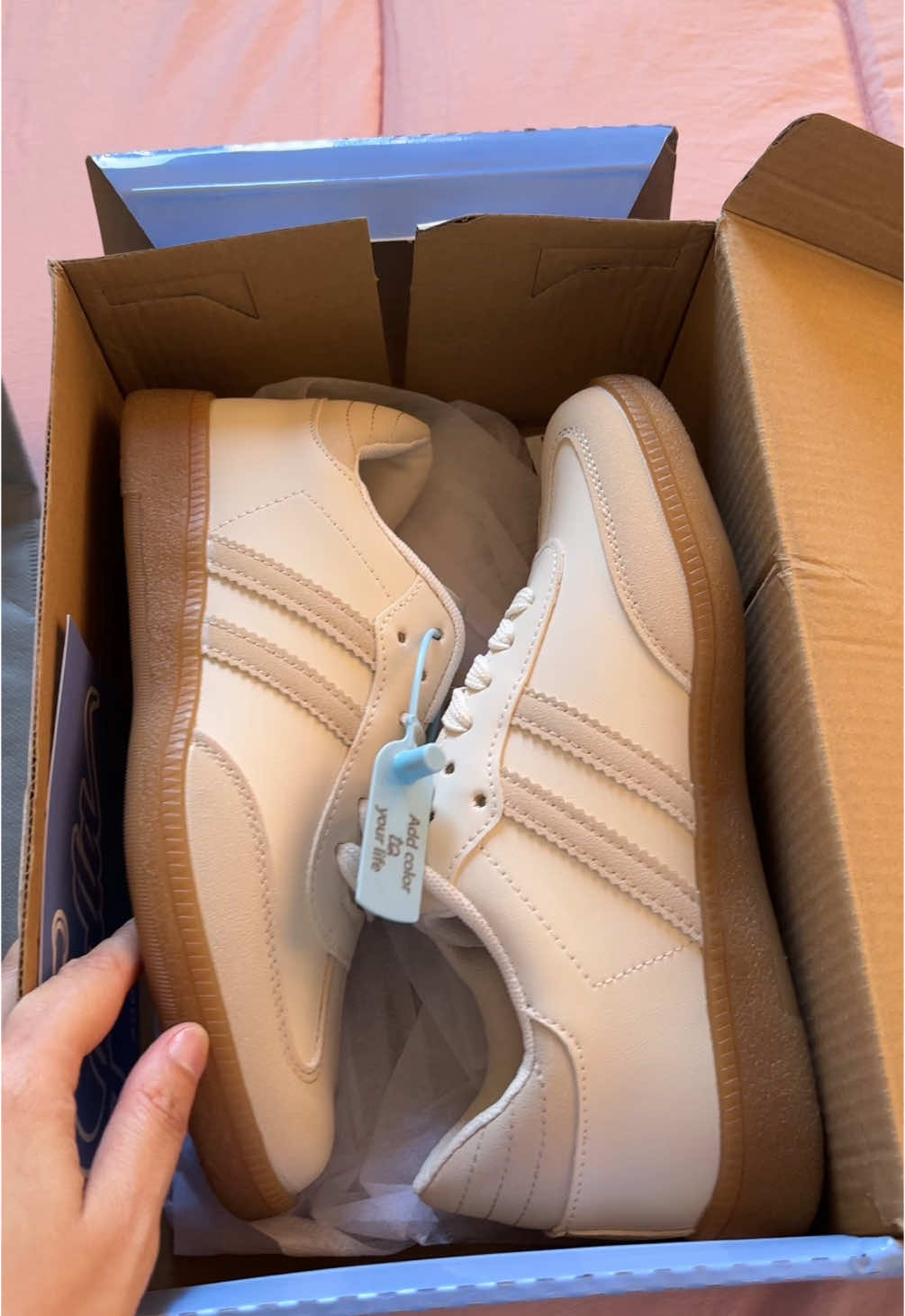 Replying to @Lani Prias tama ka dyan sissy #sneakers #shoes #fypage #foryou #tiktok #viral #trending #corolla #womenshoes #OOTD 