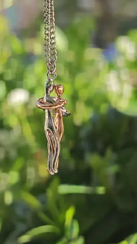 We will always embrace each other#Love #embrace #couple #couplenecklace #hugnecklace #blackfriday 