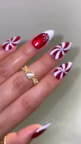 ❤️ Cat Eye Peppermint Candy Christmas Nails for your Holiday nail inspiration ✨ 🛒Products Used: ✨Hema-Free Super Cat Eye Gel ✨Hema-Free Gel-Passion/Young Love ✨Chrome Painting Gel-Silver