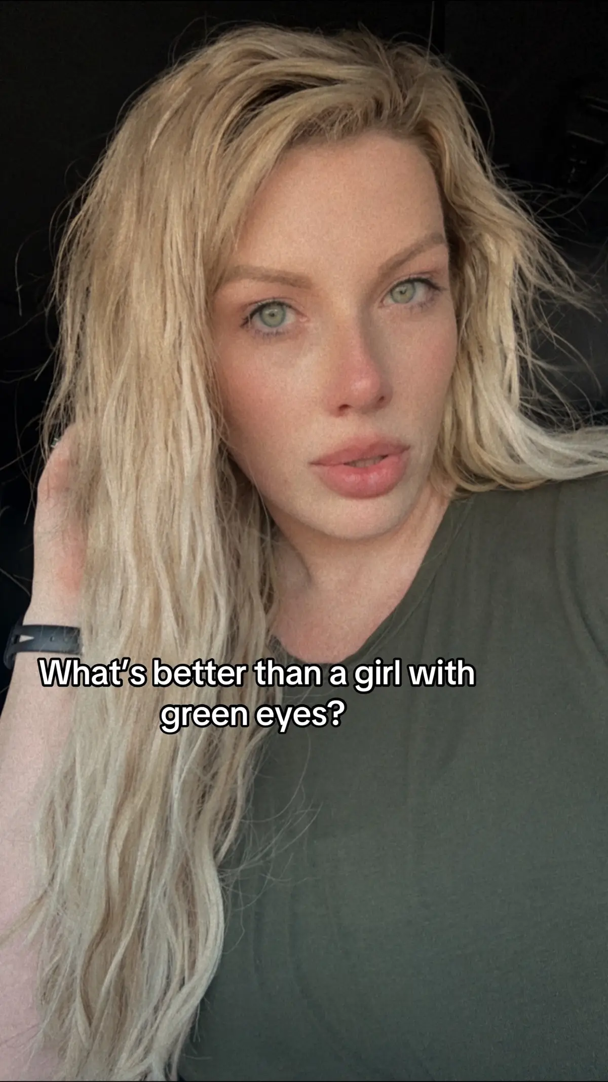 Which do you like better, long or short hair? #greeneyes  #fyl #trends 