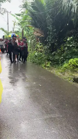 TERIMA KASIH KEPADA REKAN REKAN MASYARAKAT,TNI-POLRI,dan BPBD YANG TELAH BERGANDENGAN TANGAN MEMBANTU EVAKUASI SAUDARA-SAUDARA KITA KORBAN BENCANA BANJIR  MANUSIA MEMILIKI KEINGINAN NAMUN TUHAN YANG BERENCANA #sabharapolri #fypシ゚viral #prcpoldasumut #polriuntukindonesia #tnipolri #bencanaalam #bravopolri #medantalk @Perintis polda sumut @Humas polda sumut @Polisi Indonesia @Tribun Medan 