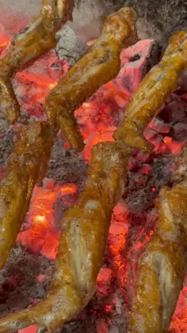 2 cực phẩm nhà Chân Gà Chờ đây ạ. Mời cả nhà ghé trãi nghiệm và thưởng thức nhé!                          CN1: 27 Nại Tú 2, Sơn Trà, ĐN CN2: 1 An Thượng 7, Ngũ Hành Sơn, ĐN CN3: 243 Hải Phòng, Thanh Khê, ĐN CN4: 317 Lê Thanh Nghị, Hải Châu, ĐN CN5: sắp khai trương tại 24, 26 Nguyễn Chánh, Nha Trang, KH 