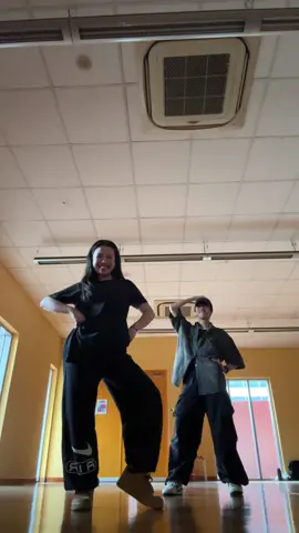 this choreo EATS @royemalb 😗 dc: @MK @S 