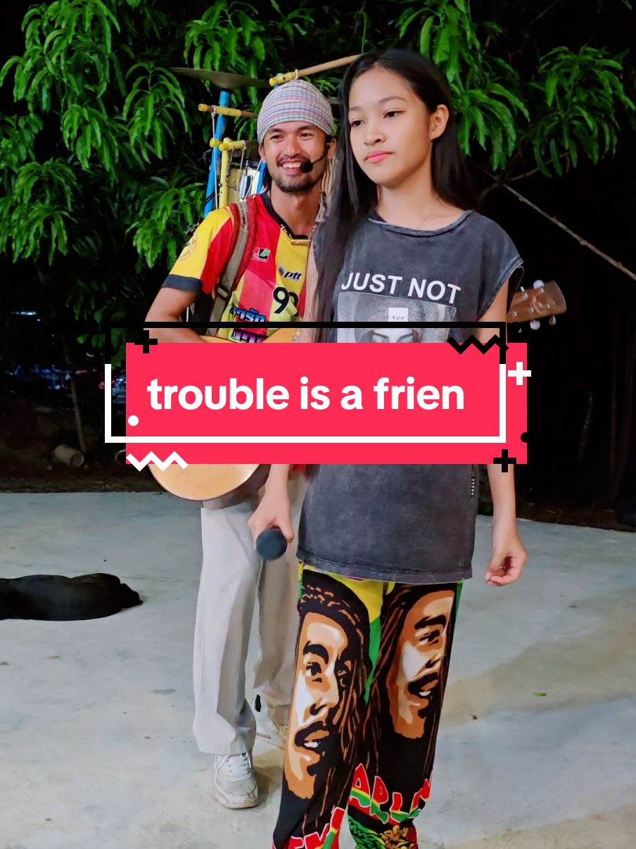 trouble is a friend❤️🥰@Sirirat Janwong @Sompong Uma #กีต้าร์สิริขวัญ #สมปองปั้นน้อง #guitarsirikwan #troubleisafriend 