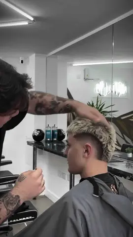 #haircolor #barbershop #hairstyle #tren #haircut #gayarambut #potongrambut 
