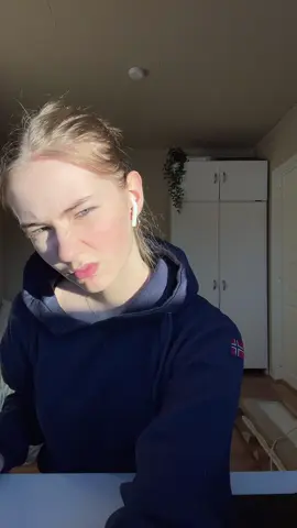 Im so nonchalant. #hair #norwegian