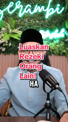 Ingat, sedekah bukan mengurangkan harta tetapi menambah berkat dalam hidup kita. Apa yang kita beri, akan kembali dalam bentuk yang lebih baik. Kongsi rezeki dan Allah SWT akan memberikan lebih lagi. Insha Allah, setiap kesulitan yang terjadi akan dipermudahkan.  UstazLah 🌹 #Ustazlahofficial  #Ustazlah  #pesanustazlah  #sedekah #kongsirezeki #Heblun #Motivasi #AyatHealing #fyp