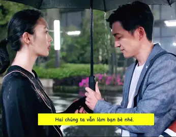 THỰC SỰ BỎ LỠ NHAU RỒI!!! Đây là phim Ai nói tôi không thể kết hôn, Vương Dương vào vai Lý Uy Hạo, chỉ xuất hiện mười mấy tập, đem đến một câu chuyện tình theo t nó ý nghĩa. Lúc học đại học, người cô ấy thích thầm là Lý Uy Hạo, cô lấy dũng khí viết thư bày tỏ tình cảm với anh ấy. Điều đáng vui là anh cũng để ý đến cô, còn điều đáng buồn là họ không đến được với nhau. Trong sân trường có một nhóm sinh viên nam đang chơi bóng rổ, cô lén lút chạy đến chỗ để đồ của nhóm bạn nam đó và để thư tình kẹp vào trong sách. Cô ấy tưởng là của Lý Uy Hạo, nhưng cô không ngờ rằng, quyến sách đó của Lưu Phong. Vậy là bức thư không được gửi đúng người, họ đã bỏ lỡ nhau. Sau khi trưởng thành, ai cũng có công việc ổn định, họ gặp lại nhau. Cô không muốn một lần nữa bỏ lỡ anh nhưng anh đã từ chối.  Liệu sau bao nhiêu năm họ còn giữ được trọn vẹn tình yêu cho nhau? Chung quy thì ai cũng đã trưởng thành, có cuộc sống riêng, có một số thứ cũng đã thay đổi theo thời gian. Bỏ lỡ rồi chính là bỏ lỡ thật rồi, cả 2 người sẽ bước tiếp trên con đường riêng của mình. #vươngdương #wangyang #王阳 #vuongduong