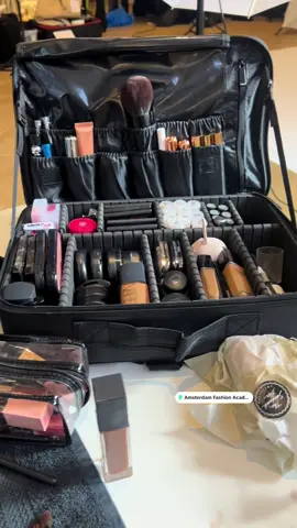 @Art of Colors #fasionshow #models #amsterdam #fasiondesigner #makeup @amsterdamfashionacademy