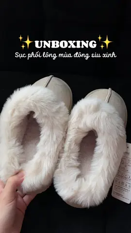 Đà Lạt ơi em sẵn sàng rùi, mới sắm được em dép lông xinh điêngg trùi ui🎄🎄#deplong #suclong #dalat #muadong #outfitideas #giaydepxinh #xuhuong #unboxing #review #viral #fypシ゚ 