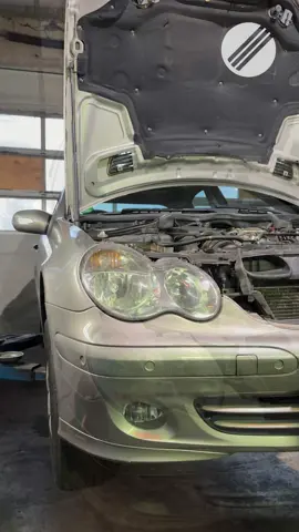 Maintenance of a mercedes C-Class  #w203 #mercedesbenz 
