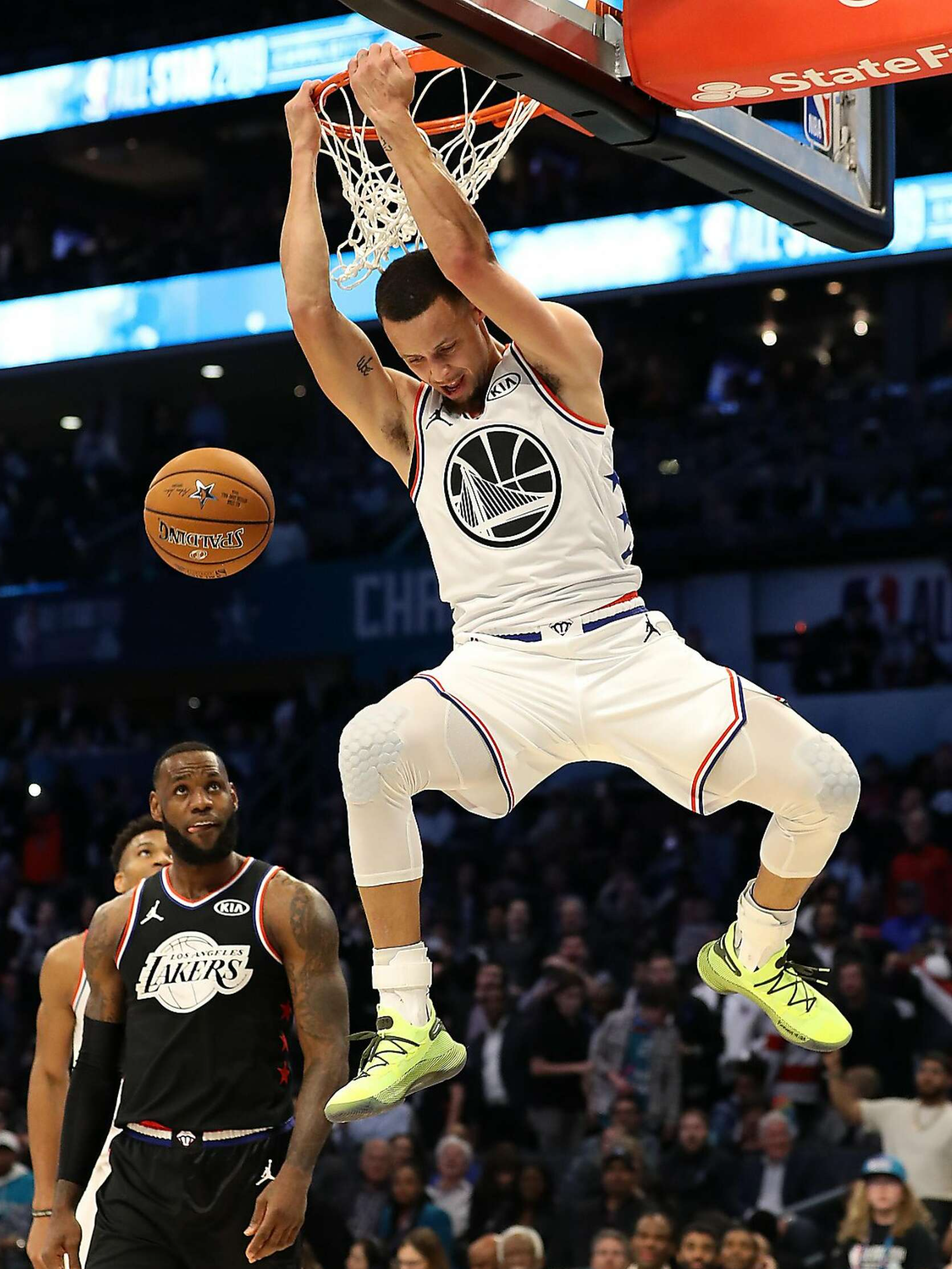Stephen Curry Dunk Compilation 🔥😤  Stephen Curry had a total of 29 successful dunks, 26 in the regular season and 3 in the playoffs, most of which were concentrated in the 12-13~16-17 season. #NBA #stephencurry #warriors #nbahighlights #basketball  @warriors