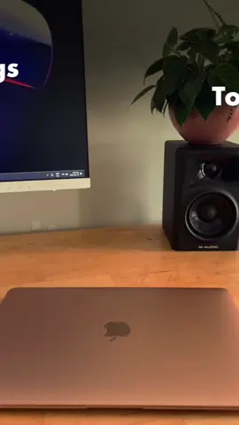 Drowning in files on your Mac? 😵‍💫 Use the Smart Folders feature! Smart Folders sort all the mess for you in just a few clicks. Watch how to set them up & forget about spending tons of time looking for the right docs. Follow for the next parts 🚀 #mactips #macos #appletips #smartliving #appleupdates #macuser #macbook #macbookpro #macbookair