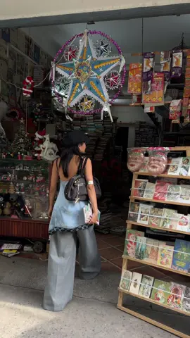 Mê cái cách cô ấy lên đồ để đi 1m đến hiệu sách cũ vắng người 🤣📕💃🫧✨🎀