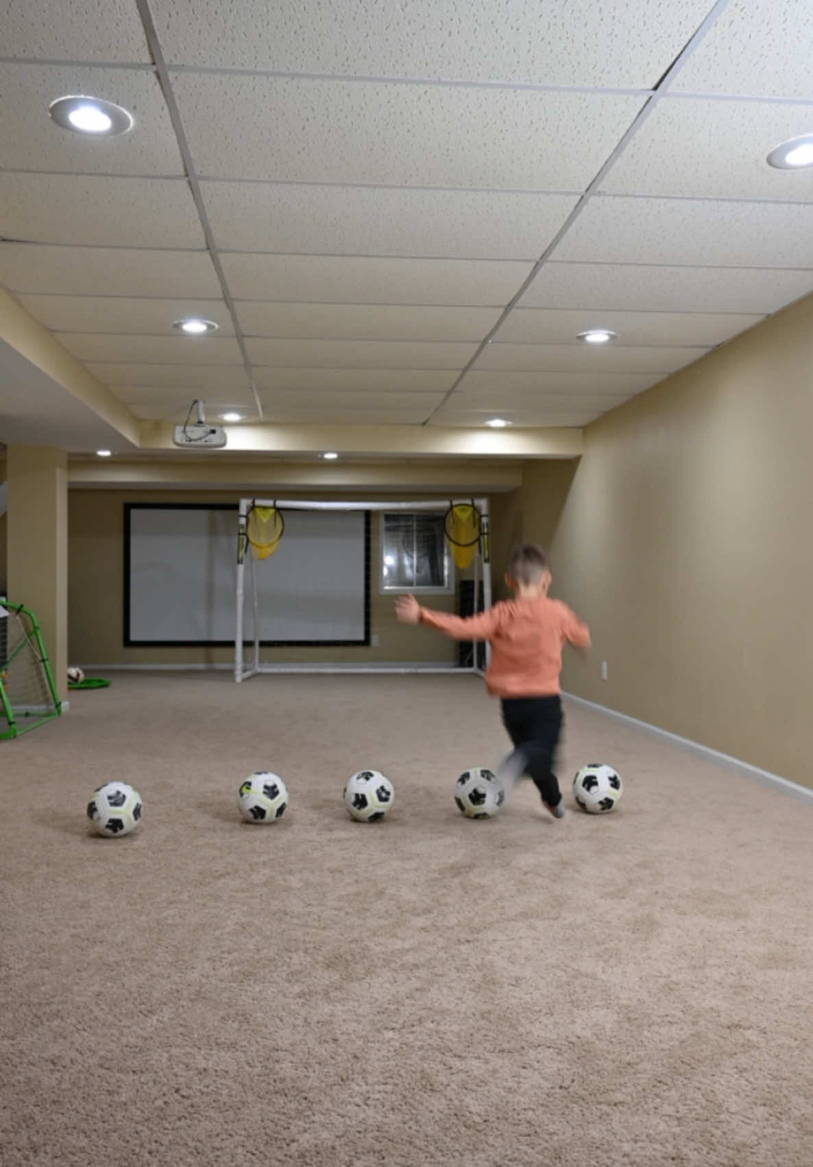 Top Bins and Crossbar Challenge⚽️ #Soccer #futbol #soccerlife #futebol #soccerplayer #soccerskills #fifa #championsleague 