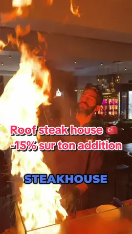 🔥-15% SUR TON ADDITION 🇹🇷 *publicité invitation produits offerts Il suffira juste de montrer la vidéo en caisse jusqu’au 4 décembre ! 😍 Chez Roof ce nouveau steak house turc halal et sans alcool dans le 91 tu trouveras de la viande mâturée / grillade et des plats turcs fait maison. La déco est incroyable l’endroit parfait pour emmener ta famille, tes amis ou en couple 👌  ❤️ Mon coup de coeur : Filet de bœuf cuit au beurre  💰30/50€ par personne Roof  :  33 Av. de l'Hurepoix, 91700 Fleury-Mérogis Identifie un ami qui devra t’y emmener 😂 #halal #restaurant  #restauranthalal #steakhouse #grill #meat #turkishfood