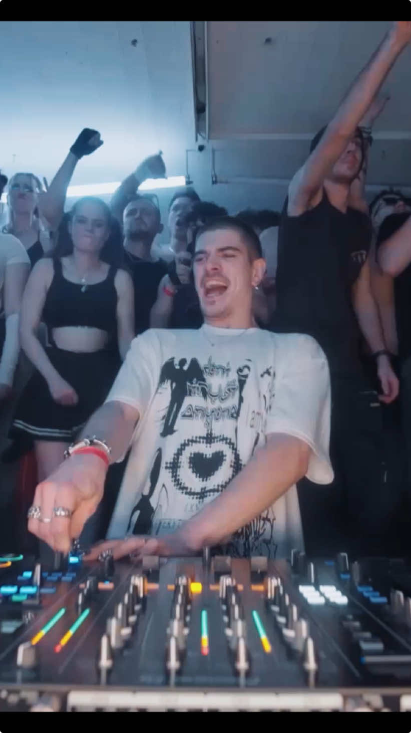 They made my day! 😂 🎥 @Tornadaw & @Antoine Keene  📍@Teletechuk @GOTEC CLUB  #techno #electronicmusic #hardtechno  #dj #rave #technorave #omaks