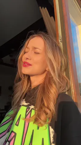 ta piosenka krazy mi po glowie 