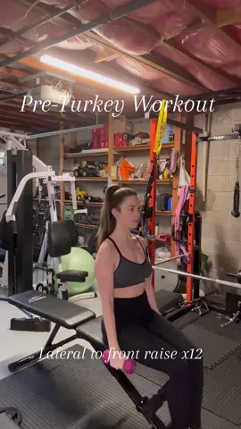 Pre-Turkey workout! #gymismytherapy #workout #workoutroutine #fullbodyworkout #postpartumworkout 