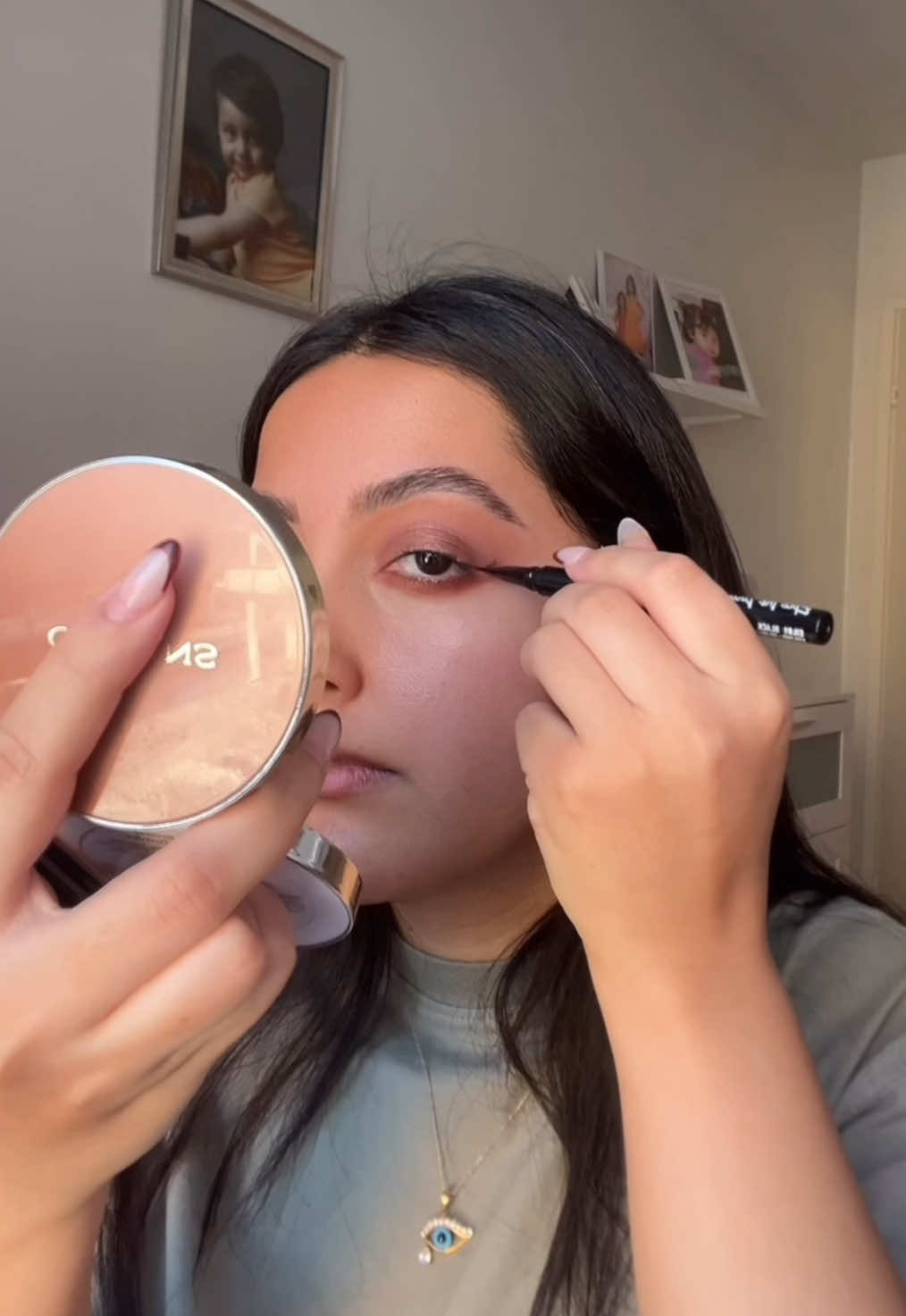 Simple eye makeup using my favorite @Anastasia Beverly Hills eye shadow palette 👀 Conciliar @Diorbeauty  Eyeliner @NYXCosmeticsNordics @NYX Professional Makeup  Mascara @Maybelline NY  ….. #makeup #eyemakeuptutorial #eyelooktutorial #fashiontiktok #influencer #blogger #tamiomar @Cocopanda.fi @KICKS SUOMI 