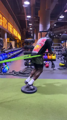 Save ans tty these resistance band workouts 💥 . . . #athletetraining #motivation #sportperformance #athletictraining #explorepage #agilitytraining #speed #resistancebands 