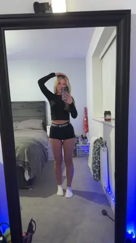 big G-L-O #trendingvideo #fypp #viralvideos #nikepros #nikeproshorts #blonde 