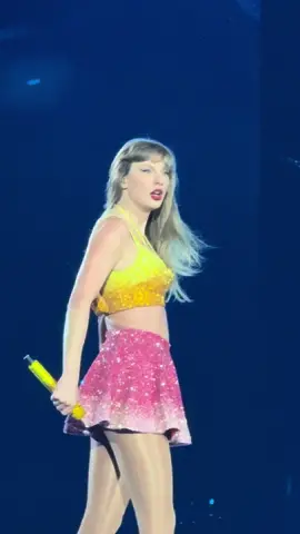Blank Space Eras Tour | Toronto N4 #blankspace #blankspaceerastour #blankspacetaylorswift #blankspacetaylorsversion #blankspacetv #1989erastour #1989era #torontotstheerastour #toronton4tstheerastour #toronton4 #erastourtoronto #erastourtoronton4 #torontoerastour #erastourtoronton4 #taylorswifttoronto #taylorswifttoronton4 #toronto #canada #torontocanda #rogerscentre #erastourrogerscentre #erastour #taylorswift #shotoniphone #shotoniphone16promax #shotoniphone16pro #iphone16promax #iphone16pro #erastouriphone #iphone #apple #appleiphone #erastourrow4 #row4 #erastoura9 