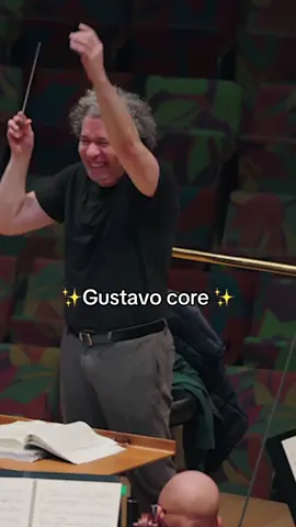 We must protect @Gustavo Dudamel at all costs. 💙 #LAPhil #GustavoDudamel #WaltDisneyConcertHall #Conductor #ClassicalMusic #MusicLover #Core 