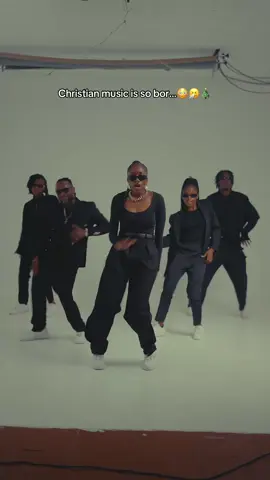 I heard there’s an African christmas EP on the market👀🤧🎄Present Jesus Out Now! 🎄🥹 Ghana I’m doing a headline in Dec🙃 #show #herewego #letsgo #woopwoop 