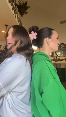 RIDE OR DIE 🩷💚✨  #wicked #galinda #glinda #elphaba #elphie #witch #defyinggravity #sisters #besties #fyp #trend #movie #green #pink #wand #broom #popular #💚 #🩷 #✨ 